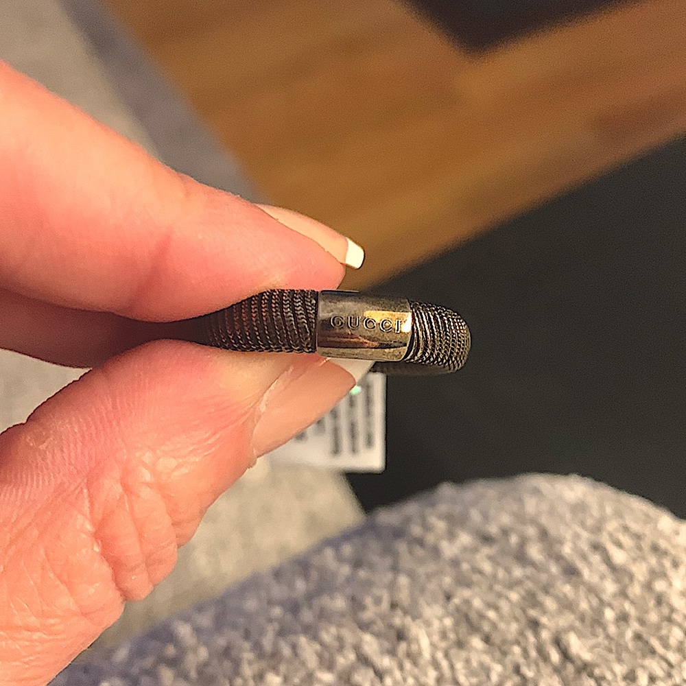 Gucci band ring. Unisex style. Size 8.